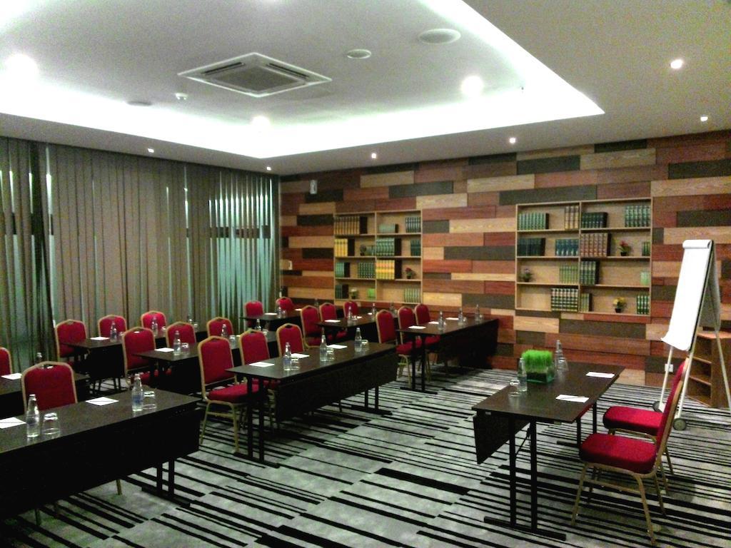 Harvestland Hotel Bali Kuta Lombok Buitenkant foto